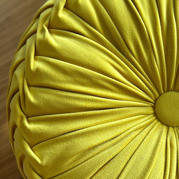 round pillow - Picture 2 of 2